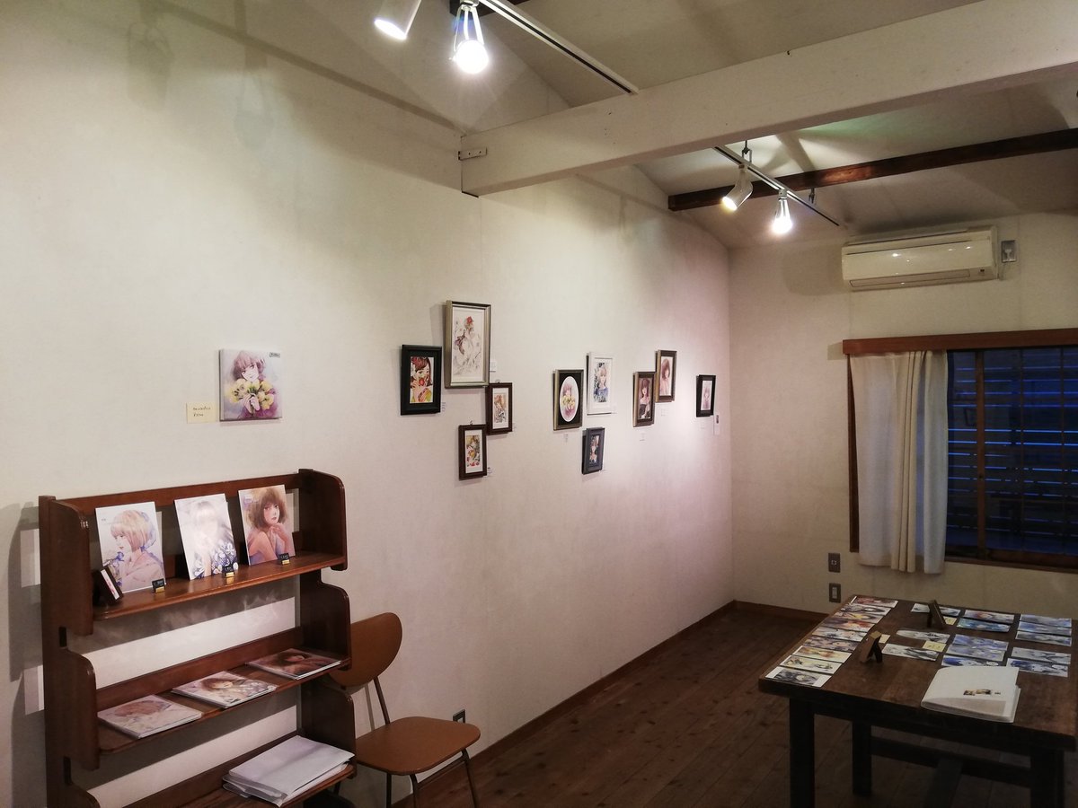 塾生のhikariさんの個展が始まりました。
京都市役所、本能寺、鳩居堂のすぐ近くでとても便利な所です。ぜひ遊びに行ってあげて下さい。
ぼくは明日am11時に寄せて頂きま〜す!
#Watercolor #スケッチ #水彩画 #透明水彩 #京都水彩画塾 #京都の絵画教室 #藤田わへい #hikari個展
