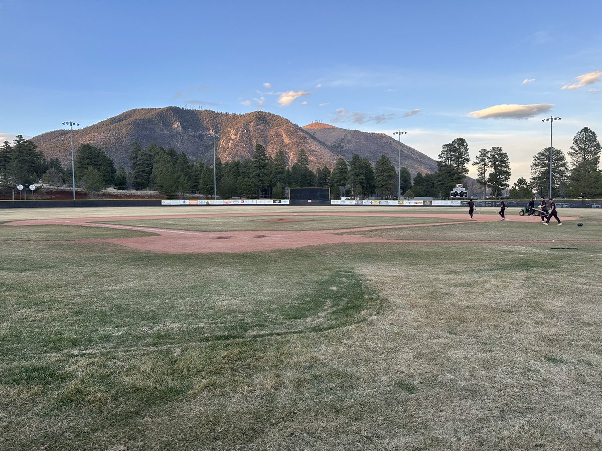 Coconino Panthers vs. Prescott Badgers⚾️
4:05 PM First Pitch 🕰️
66°☀️
Fun time commentating with <a href="/BraydenKennedyy/">Brayden Kennedy</a>