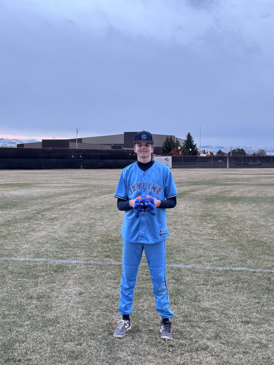 Grizz take game two of the double header 4-2. 

Dillon Herzog was the BULLDOG POTG. He got the 4 out save with a K to shut the door! 

Going for the sweep tomorrow at 3:30 in our first game at Melaleuca!