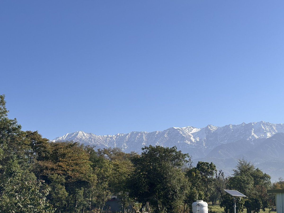 PoojaPatha32565's tweet photo. Its only way
#HimachalPradesh 
#Mountain https://t.co/VjHaRpDMr1