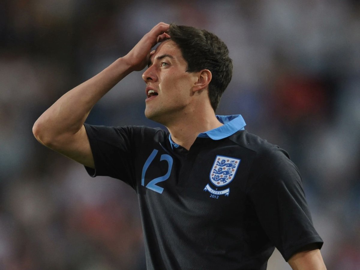 FootyTalk___'s tweet photo. Martin Kelly holds the record for the Shortest England Career in actual time played. (2 minutes and 30 seconds)
#MartinKelly #England #LFC #HTAFC #CPFC #WBA #WAFC https://t.co/PclPfw4oDm