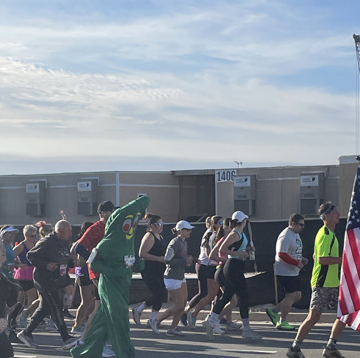SmarterOlive's tweet photo. Duolingo bird spotted at Jacksonville Gate River Run! 18,000 people signed up this race. 😧 #GateRiverRun #GoDuolingo #DidYouDoYourSpanishToday? https://t.co/euhebZEm5P