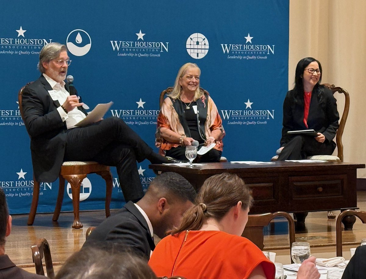 West Houston Association hosted a panel discussion with Director Vonn Tran, Planning Commission Chair Lisa Clark, and Midway Executive Vice President David Hightower. The panel addressed the City's efforts to enhance customer service, collaboration &amp; streamline processes.