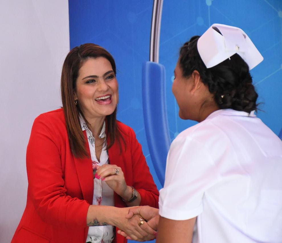 💙 La salud de Irapuato está en buenas manos 👩‍⚕️🎓

Hoy celebramos a las nuevas enfermeras de la Escuela de Enfermería del DIF Irapuato, mujeres preparadas para servir con conocimiento, empatía y compromiso.

¡Felicidades! Su vocación es un regalo para nuestra comunidad.