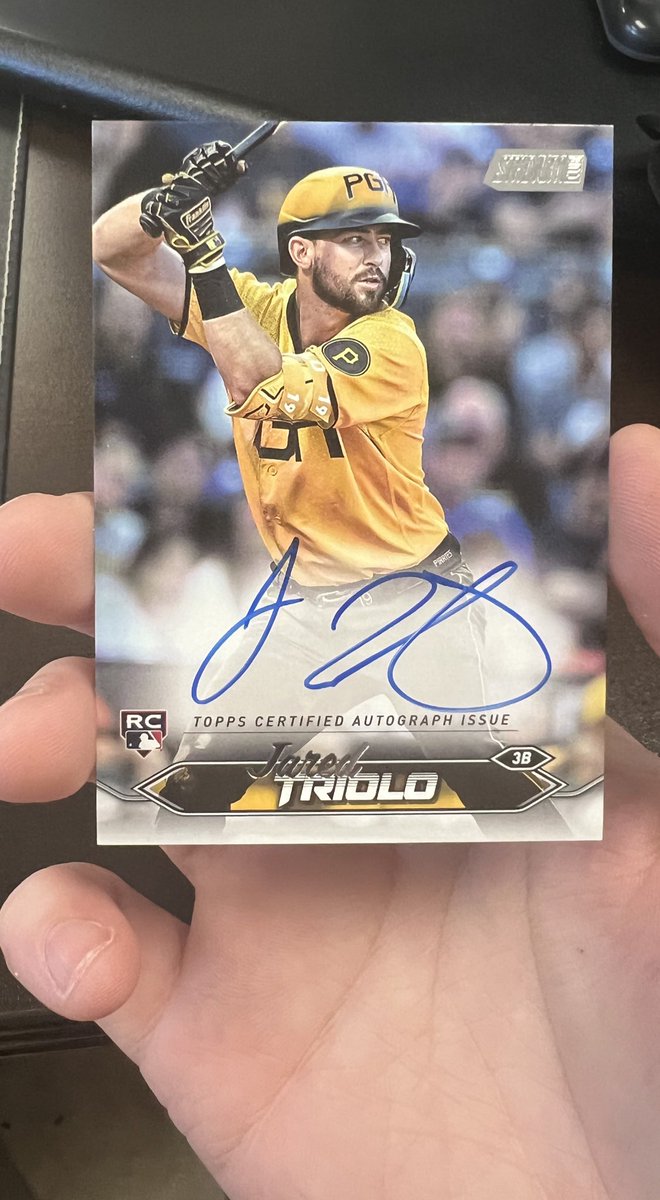 Felt like ripping a pack today at work so went next door to 7/11. They only have 2024 Stadium Club but I figured it would scratch the itch …. BOOM! On card🔥
