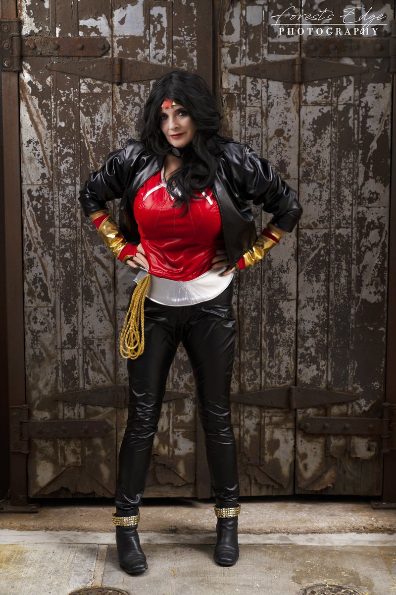 a2miwonderwoman's tweet photo. Happy #themyscirathursday! Hereβs my Wonder Woman 600, on the city streets but definitely not looking for trouble. π
#wonderwoman #wonderwomancosplay #a2miwonderwoman #a2wonderwoman #wonderwoman600 #dianaofthemyscira #amazonprincess #dianaprince #dccomics #dccomicscosplay https://t.co/htGFANmRNG