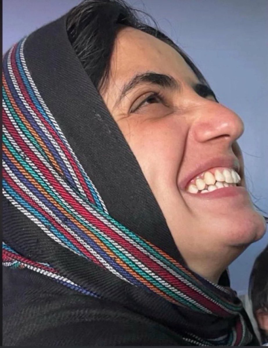 ٹکر کی لڑکی 
She is Baluchistan 
#ReleaseMahrangBaloch