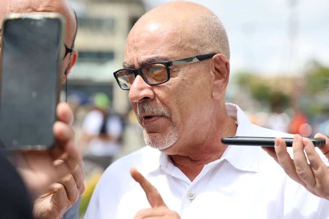 🔵 Andrés Caleca aseguró que la estrategia de resistencia de la oposición es la lucha electoral y pacífica.

📌 Vía: <a href="/ajcaleca/">Andrés Caleca</a>