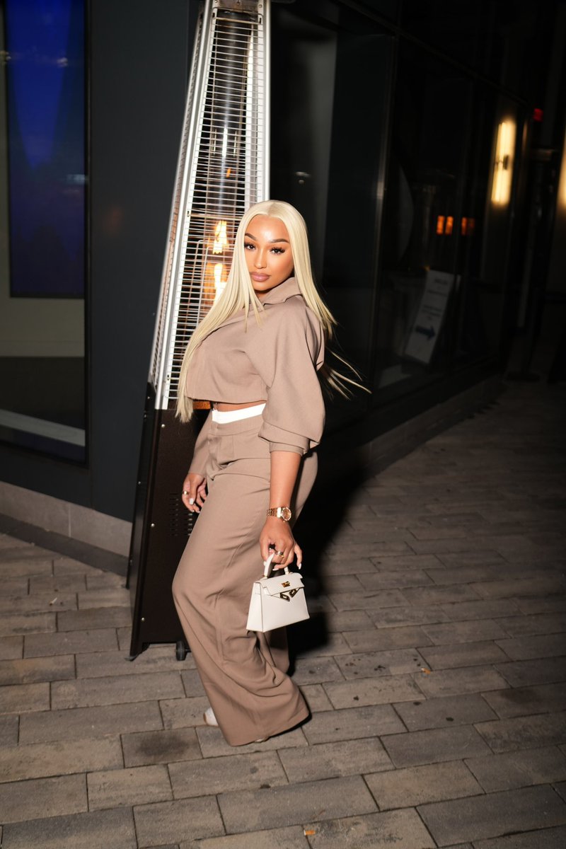 Bad bih but I still keep it modest 👑