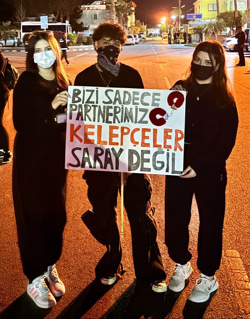 Bu çocukların anne babası bunları görmüyor mu ? 

Bu kadar mı geniş bir millet olduk ? 

 #ODTÜDireniyor