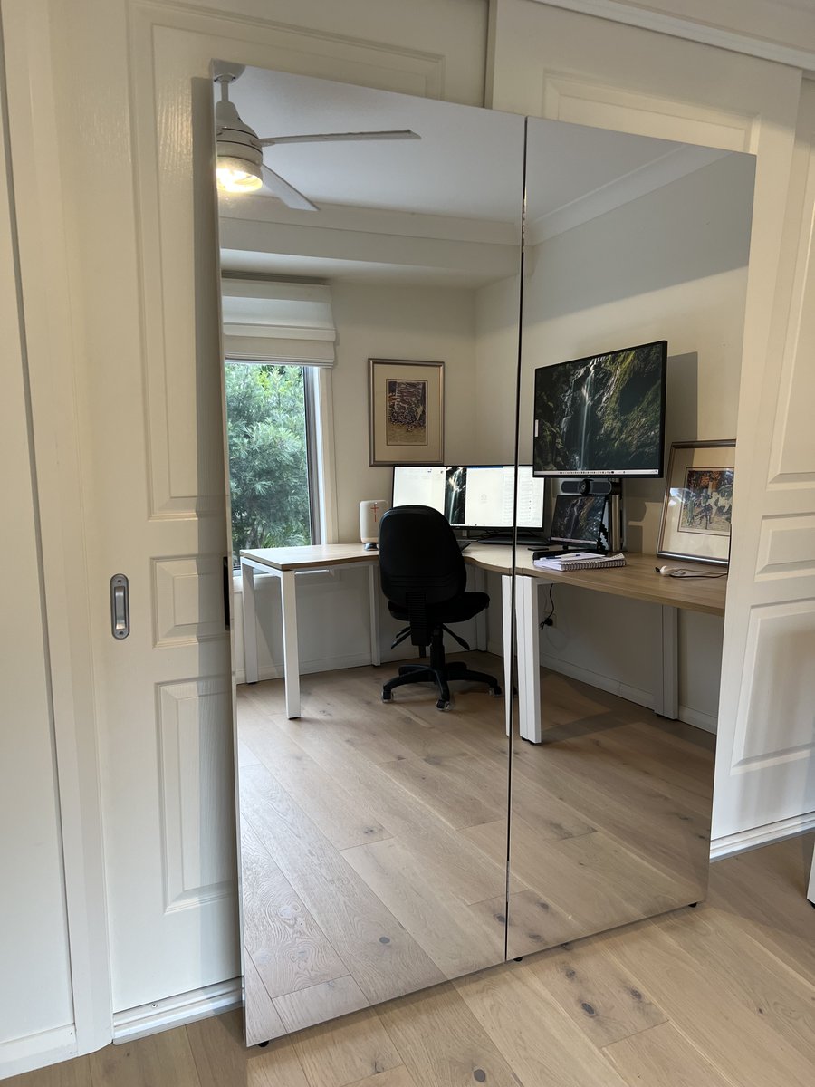 GlasslessMirror's tweet photo. Shoutout to Lee Rushton in Australia for the great feedback! 🇦🇺💪 Our Grab n Go™ Folding Glassless Mirror is perfect for home workouts &amp; personal training—light, portable, and easy to store. Plus, we ship worldwide! 🌍✨ #GlasslessMirror #Fitness #PortableMirror https://t.co/nqT6ca3s4L