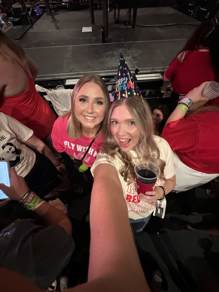 danafricke's tweet photo. @jonasbrothers in Omaha? Wouldn’t miss it for the world 🤪 SEE YOU IN OCTOBER @joejonas @nickjonas @kevinjonas !!!! https://t.co/JEDsHcV59p