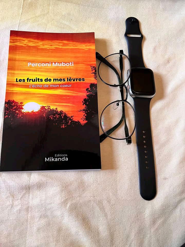 EditionsMikanda's tweet photo. Perconi Lucien Prosper Muboti x Les fruits de mes lèvres 
Éditions Mikanda 
10$
Disponible exclusivement sur https://t.co/SBzbFWUpQt https://t.co/Zc6qLz04Ox