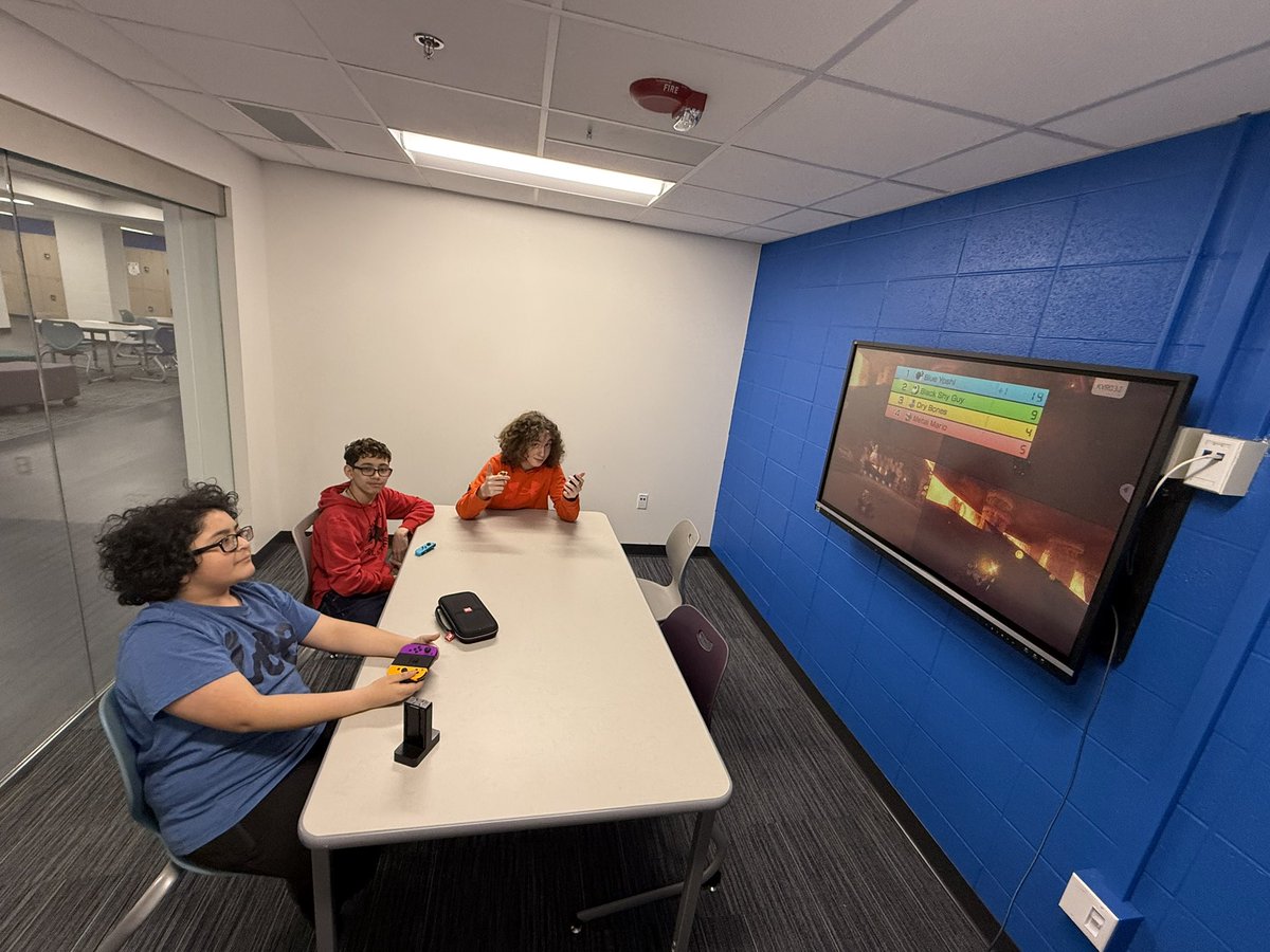 Enjoyed getting to hang out <a href="/NorthlakeD87/">Northlake Middle School</a> with the Wildcats for a little E-Sports tourney… is this where I get to add that I was in 2nd place? 🥈 Lol! So grateful for the after school opportunities we get to provide our <a href="/BSD87/">Berkeley S.D. 87</a> students! #empower87 #1D1T1M