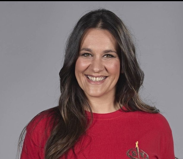 #SVGala4 
A favor de quién estáis ?
🔄 Montoya
♥️ Laura