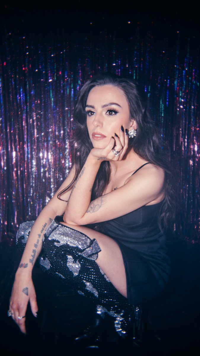 I’mma give you all of my time 🎶

Pre-save here - linktr.ee/cherlloyd