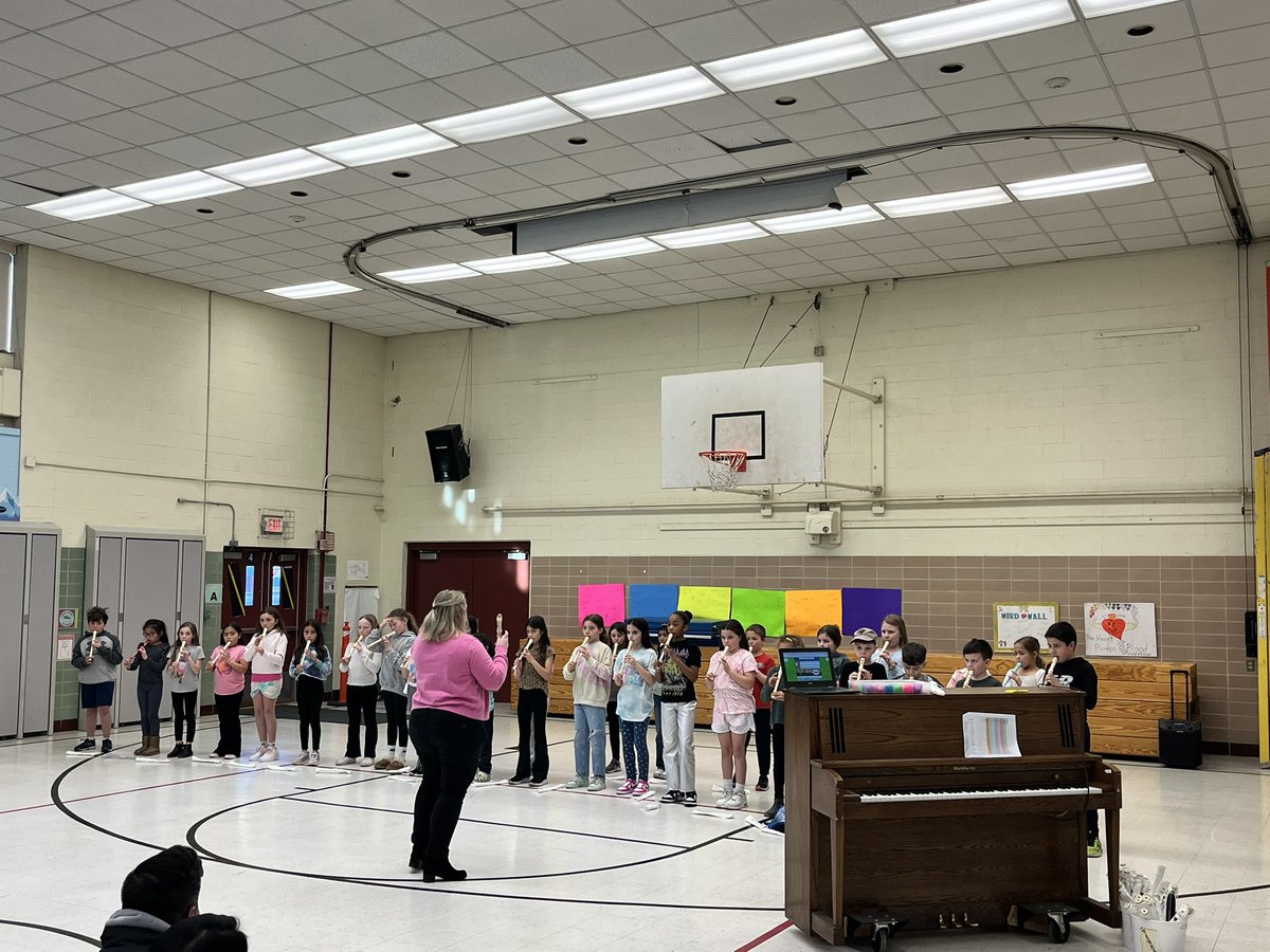 Sarah Scionti tweet media