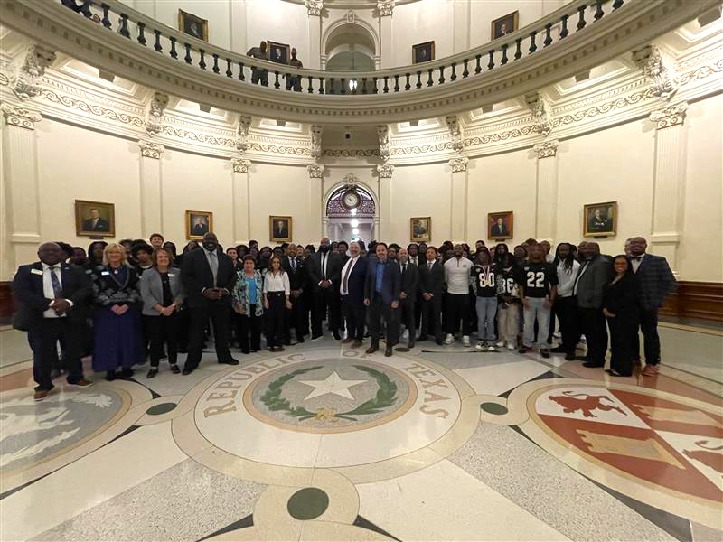 Congratulations!  🎉

The Randle Football team also traveled to the State Capitol and were recognized for their Football State Championship. We are so proud of our Randle Lions! 
#DefendtheDen #RandleHS #StateChamps