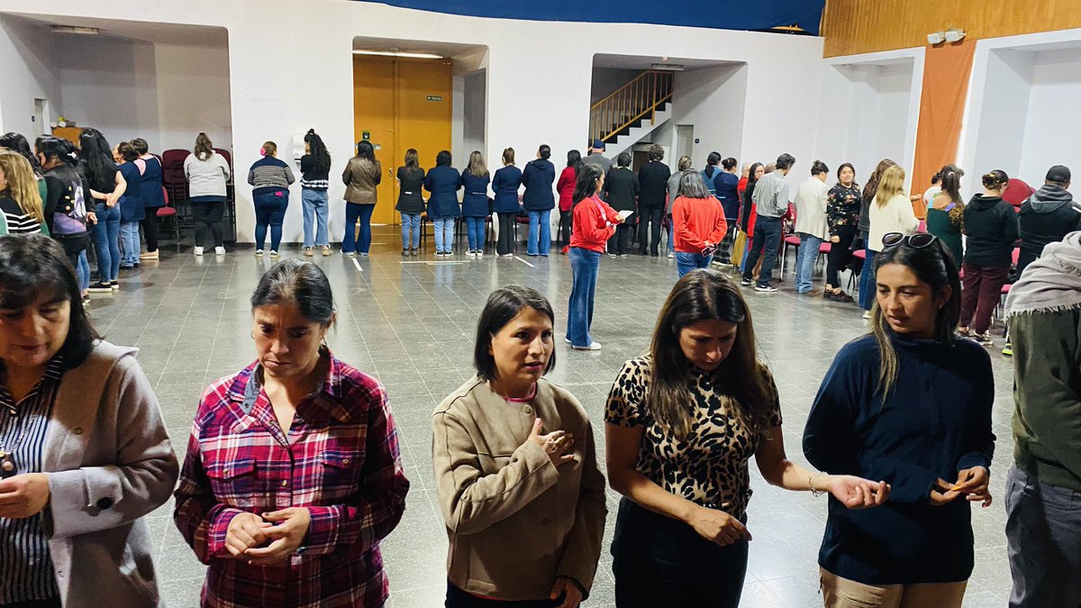 sendaconstt's tweet photo. Tuvimos el honor de realizar un Taller de Resolución de Conflictos dirigido a Directivos, Docentes y Asistentes de la Educación. de la Escuelade la Escuela Enrique Donn Müller.

#SENDAesPrevención #MásComunidadMásPrevención https://t.co/u5VPt13zRF