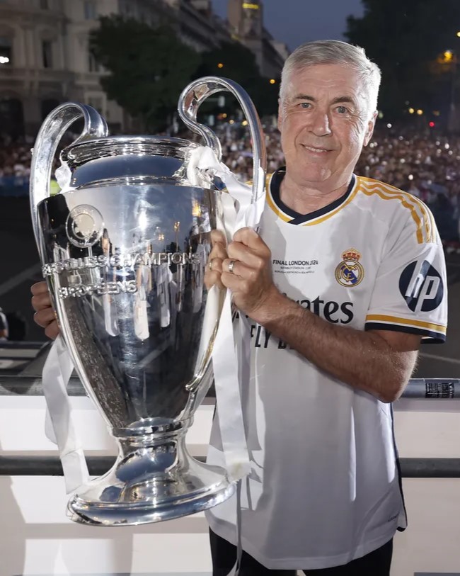 (fan) REAL MADRID FANS 🤍 tweet media