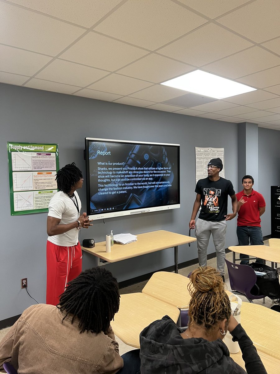 Coach Sloan tweet media