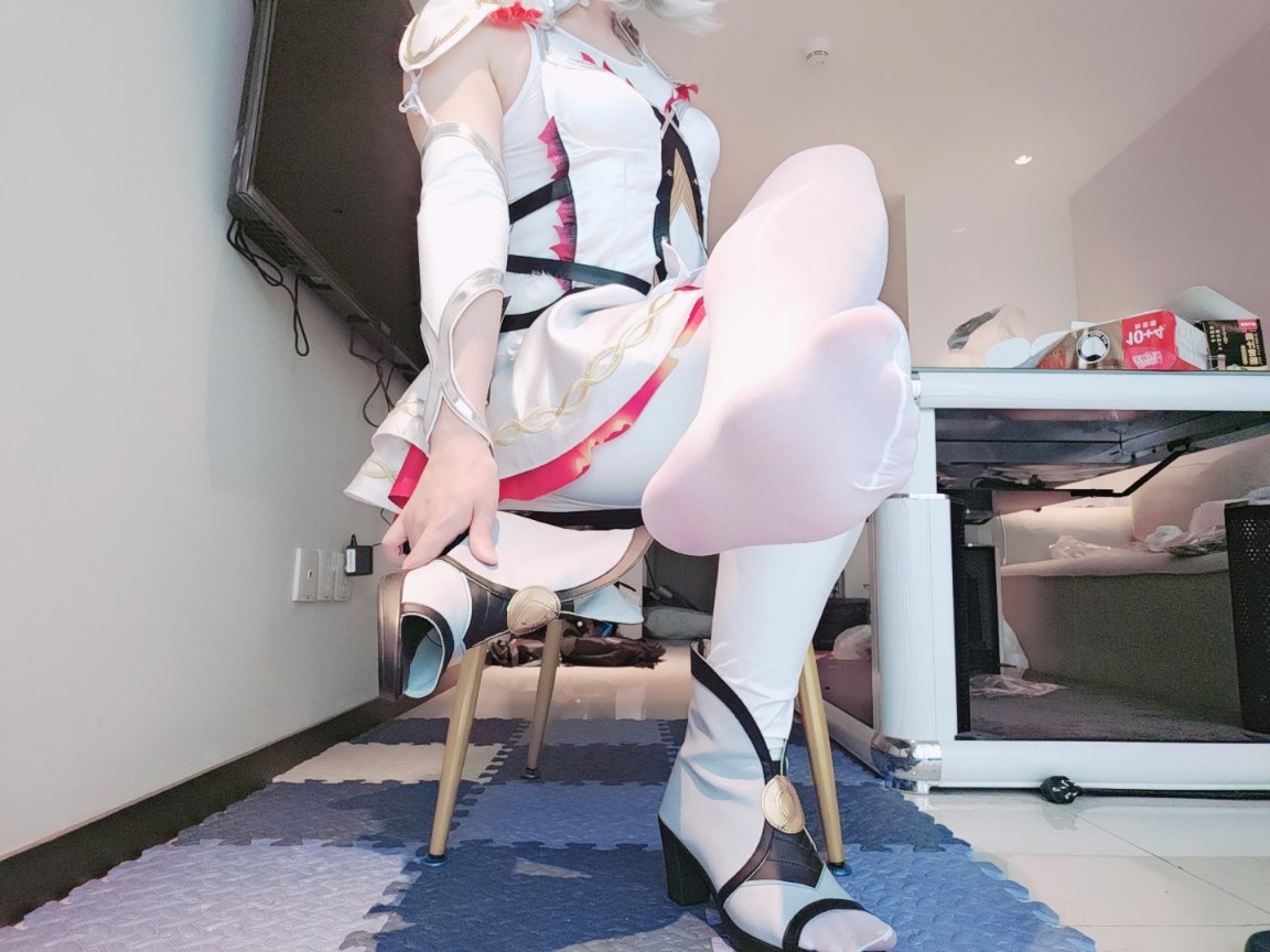 绝望的阿妮丝（败北の女英雄制作ing） tweet media