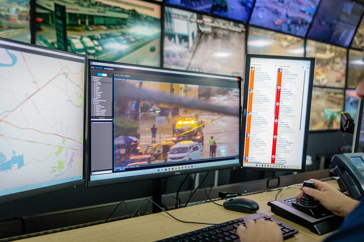 segura_ep's tweet image. ⚠️ 181| Se registra acumulación de agua en varios sectores de #Guayaquil

1️⃣ Av. Barcelona
2️⃣ Cdla. Guayacanes

Desde  #SeguraEP se coordina con @interagua la limpieza de alcantarillas y sumideros.

⚠️Para hoy el @inocarec pronostica a las 17:52  marea alta con 4.43m.⤵️