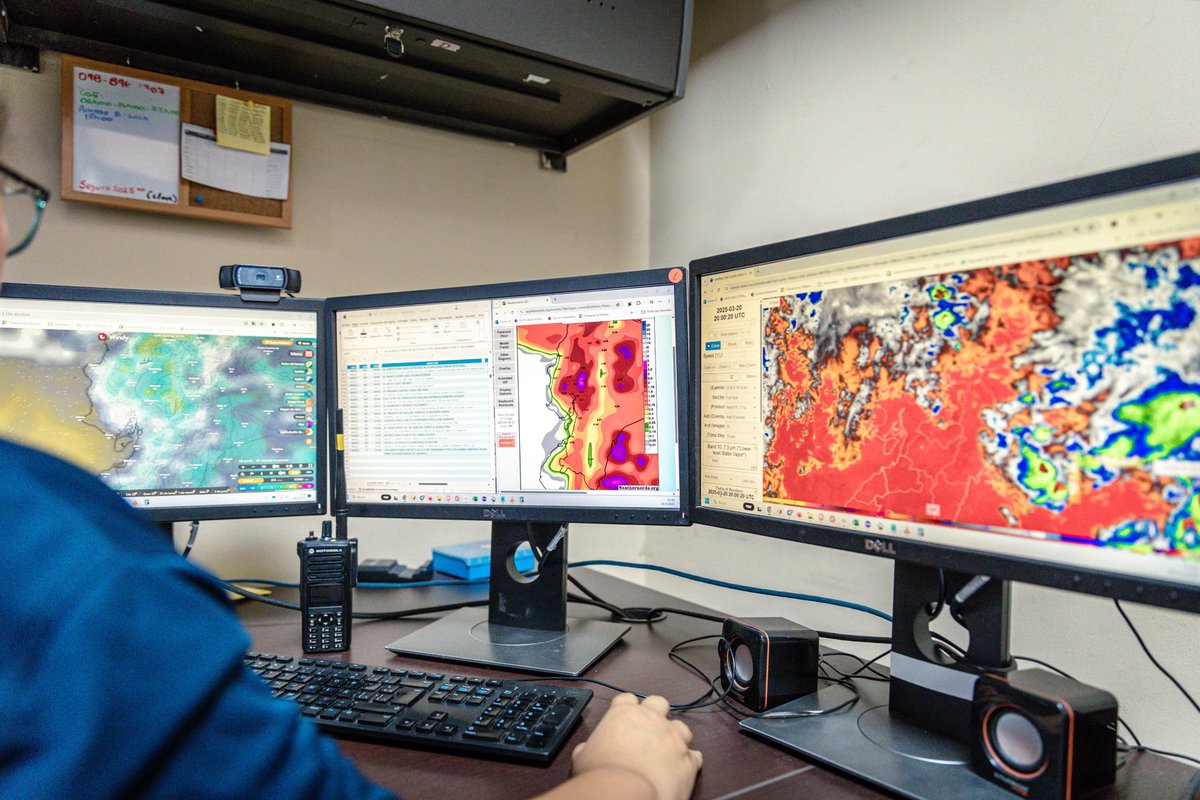 segura_ep's tweet image. ⚠️ 181| Se registra acumulación de agua en varios sectores de #Guayaquil

1️⃣ Av. Barcelona
2️⃣ Cdla. Guayacanes

Desde  #SeguraEP se coordina con @interagua la limpieza de alcantarillas y sumideros.

⚠️Para hoy el @inocarec pronostica a las 17:52  marea alta con 4.43m.⤵️