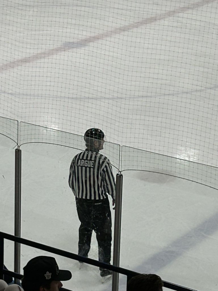 JeffMarek's tweet photo. Find me a better name for an official? (At the OHL Cup in Toronto) https://t.co/e9Ex1IS1Xn