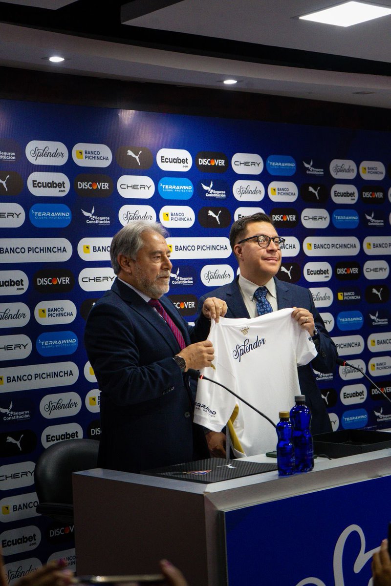 Splendor Mineral Water (@splendorwater) on Twitter photo Agua Splendor y <a href="/LDU_Oficial/">LDU Oficial</a> anuncian su alianza estratégica.
Como agua premium funcional, Agua Splendor ofrece hidratación pura, baja en TDS, con oro y plata coloidal y electrolitos para el rendimiento físico.
Esta alianza refuerza nuestro compromiso con el deporte.⚽️ Agua Splendor y <a href="/LDU_Oficial/">LDU Oficial</a> anuncian su alianza estratégica.
Como agua premium funcional, Agua Splendor ofrece hidratación pura, baja en TDS, con oro y plata coloidal y electrolitos para el rendimiento físico.
Esta alianza refuerza nuestro compromiso con el deporte.⚽️