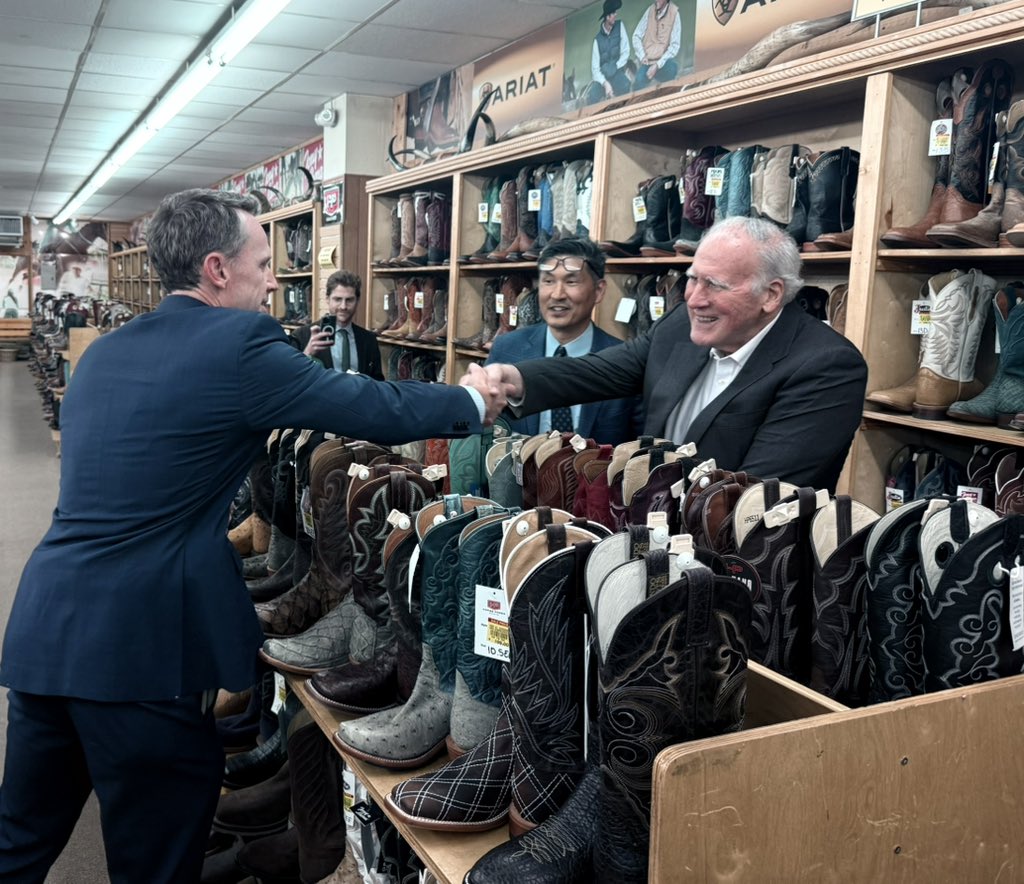 Zachary A. Smith, M.D. (@zacharyasmithmd) on Twitter photo Cowboy boot, <a href="/OU_Neurosurgery/">University of Oklahoma Neurosurgery</a> visiting scholar tradition continues w Dr Heros
Honored to witness! Cowboy boot, <a href="/OU_Neurosurgery/">University of Oklahoma Neurosurgery</a> visiting scholar tradition continues w Dr Heros
Honored to witness!