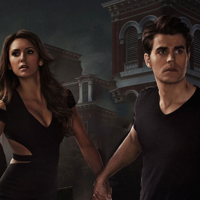 shadonhunters's tweet image. L. J. Smith criou &quot;The Vampire Diaries&quot;. E assim como na série de TV, não teve sua decisão para o fim dos livros respeitada.

Diferente do que mentem por aí, ela não queria um final Delena. Seus endgames seriam Stelena e Bamon.

PS: haverá spoilers dos livros.