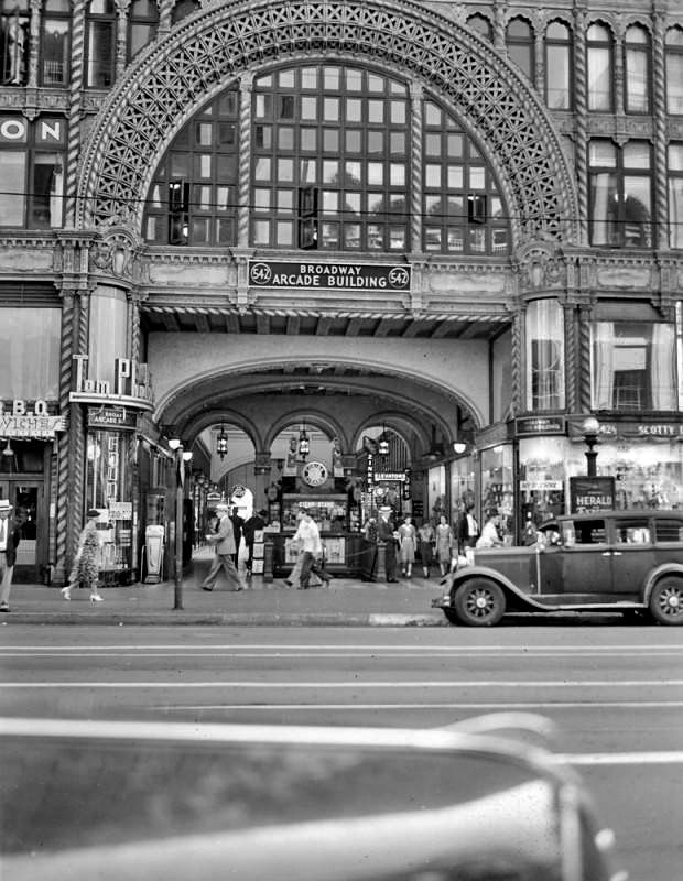 laplphotos's tweet photo. [1939] Doorway of the Broadway entrance to the Arcade Building. (Works Progress Administration Collection) https://t.co/3IHLBaI8st https://t.co/SruLmNhX2F