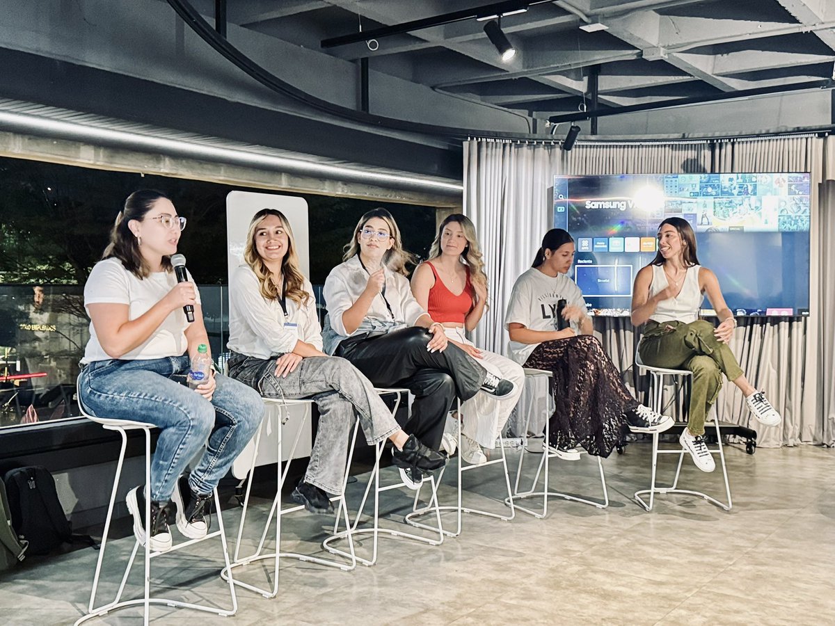 mariafrancodev's tweet photo. Recap de un evento en conmemoración al mes de la mujer ❤️

Gracias a las personas que asistieron, sin duda un espacio de motivación, inspiración y aprendizaje 👩🏻‍💻

@pyladiesmed @MedellinJS @gdgmed @EAFIT https://t.co/CZ6d8C1aJX