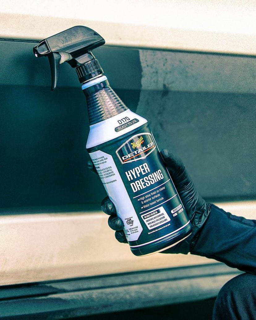 Meguiars's tweet photo. D170 Hyper Dressing is ready to shine up non-painted rubber, plastic, and vinyl surfaces inside and out! No dilution required...just a simple pull of the trigger!! 👊 🤗
#meguiars #dressing #waterbased #detailer #ReflectYourPassion https://t.co/GrCxQLM23G