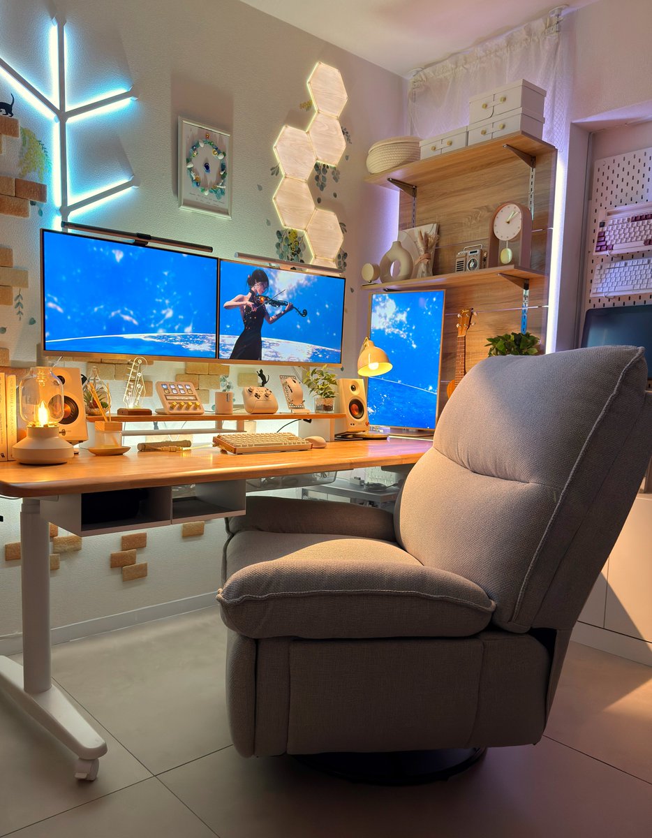 osarun_run_run's tweet image. FlexiSpot(@FlexiSpot_JP）様より、
ふかふか電動リクライニングソファ「XRC5 Pro」をご提供頂きました！🛋️

想像を超える快適さで、座った瞬間笑顔に😊✨
リラックス姿勢で映画やゲームを楽しみたい方にはピッタリだと思います！

詳細はツリーを是非ご覧ください！⬇️

#FlexiSpot　#desksetup　#PR