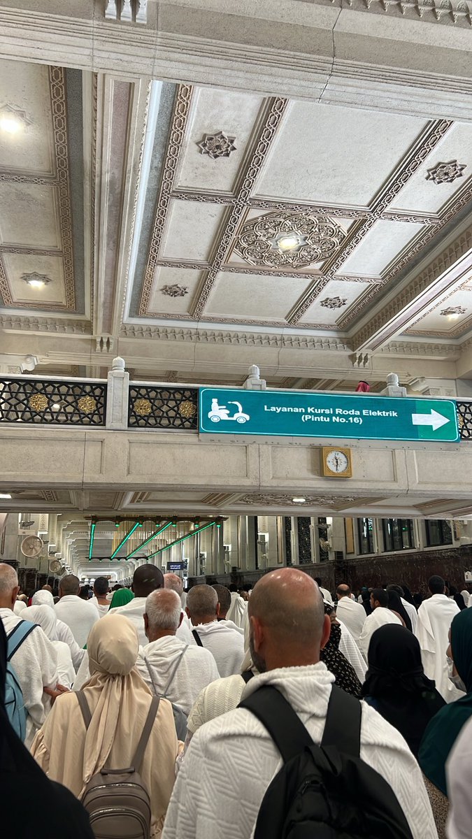 كانت امنيتي العمره في العشر الاواخر من رمضان وتحققت الحمدلله على التمام 🤍.