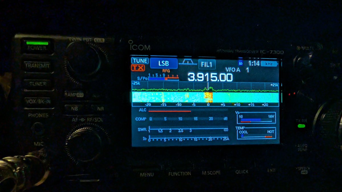 km4sfq's tweet photo. Finally got 80m up and running #hamradio #dxcommander #antenna #icom https://t.co/WbwP06V00R