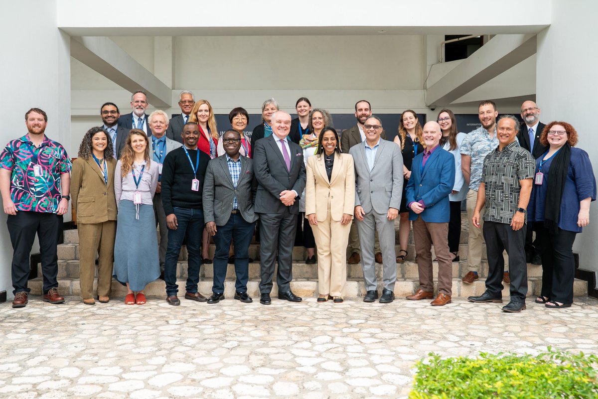 ISBAHQ's tweet image. Today, the Secretary-General Carvalho met with representatives of States and organizations holding observer status with the Authority.

Read her full statement: bit.ly/4cijb1N

#InclusiveDialogue #OceanGovernance #DeepSeabed #StakeholderEngagement