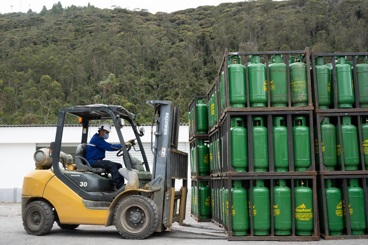 GasnovaCo's tweet photo. #PostalGLP Cilindros de #GasLP que son distribuidos a 1.050 municipios colombianos para suministrar energía en hogares, negocios e industrias. @MinEnergiaCo @Superservicios @WorldLiquidGas https://t.co/SXgY1ysROP