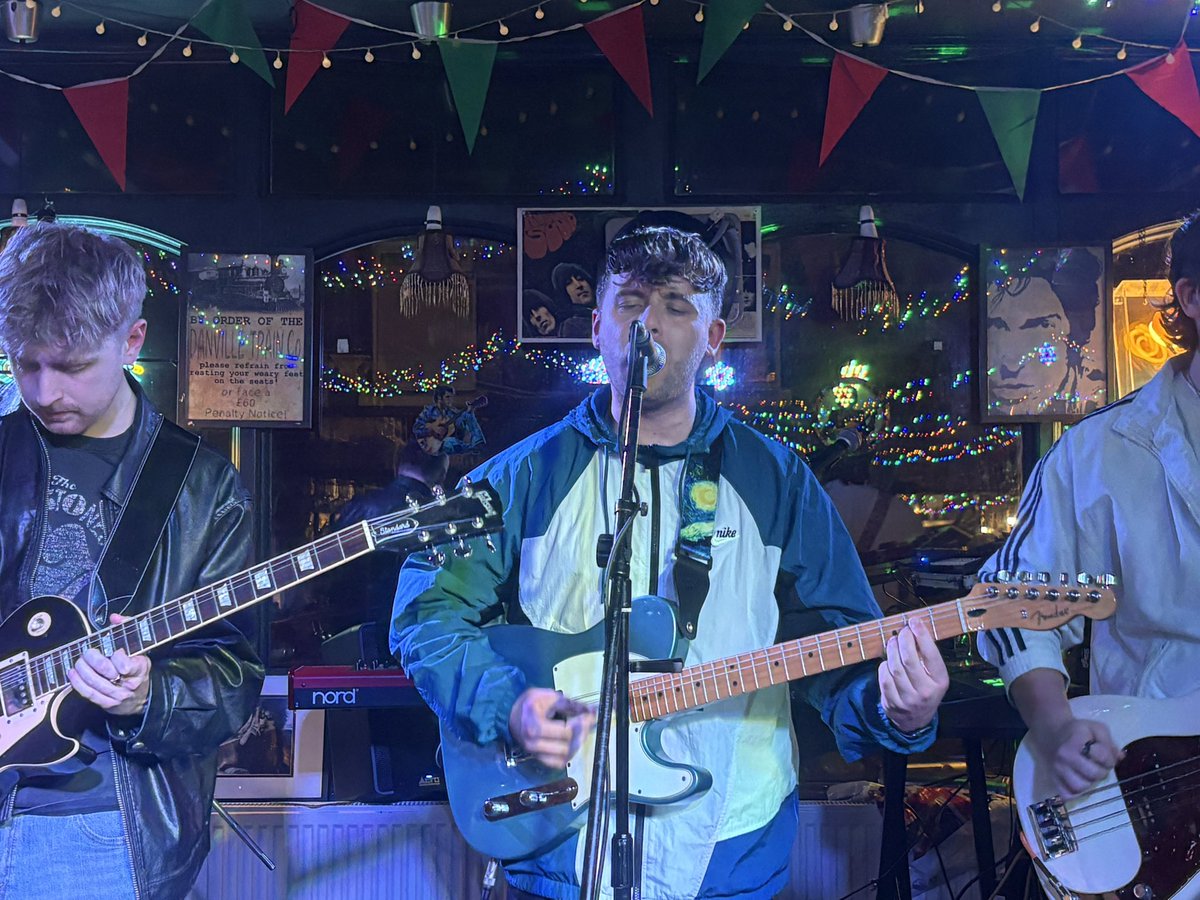 Top night in Frodsham.

Cheers for having us <a href="/Softladpromos/">Softladpromos</a> x
