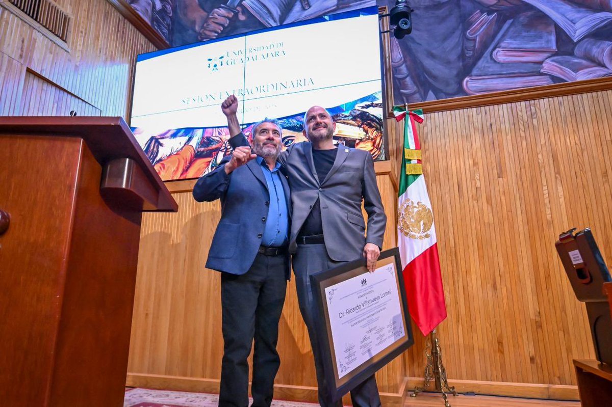 rvillanueval's tweet photo. Hoy la sesión del #CGU, se llenó de abrazos, agradecimientos y aplausos por los valiosos dictámenes que aprobamos, como la reelección del Mtro. Gustavo Cárdenas Cutiño, quien continuará al frente de la Coordinación General de Finanzas. 👏🏽 
También dimos luz verde a nuevas licenciaturas y felicitamos a la Rectora Electa, @KarlaPlanter1, por su visión al proponer la creación de dos vicerrectorías que fortalecerán el futuro de nuestra Universidad. 

¡Gracias a las y los consejeros por esta emotiva despedida! Me llevo en el corazón todas sus palabras y muestras de cariño. Recuerden que esto no es un adiós, ¡es un hasta siempre! 🫶🏼