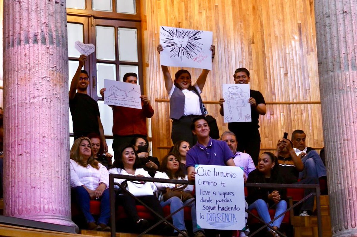 rvillanueval's tweet photo. Hoy la sesión del #CGU, se llenó de abrazos, agradecimientos y aplausos por los valiosos dictámenes que aprobamos, como la reelección del Mtro. Gustavo Cárdenas Cutiño, quien continuará al frente de la Coordinación General de Finanzas. 👏🏽 
También dimos luz verde a nuevas licenciaturas y felicitamos a la Rectora Electa, @KarlaPlanter1, por su visión al proponer la creación de dos vicerrectorías que fortalecerán el futuro de nuestra Universidad. 

¡Gracias a las y los consejeros por esta emotiva despedida! Me llevo en el corazón todas sus palabras y muestras de cariño. Recuerden que esto no es un adiós, ¡es un hasta siempre! 🫶🏼