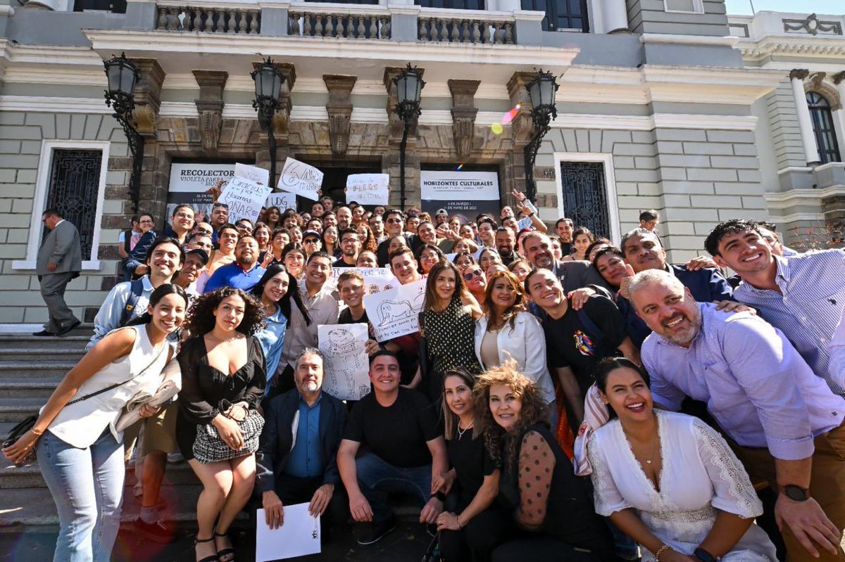 rvillanueval's tweet photo. Hoy la sesión del #CGU, se llenó de abrazos, agradecimientos y aplausos por los valiosos dictámenes que aprobamos, como la reelección del Mtro. Gustavo Cárdenas Cutiño, quien continuará al frente de la Coordinación General de Finanzas. 👏🏽 
También dimos luz verde a nuevas licenciaturas y felicitamos a la Rectora Electa, @KarlaPlanter1, por su visión al proponer la creación de dos vicerrectorías que fortalecerán el futuro de nuestra Universidad. 

¡Gracias a las y los consejeros por esta emotiva despedida! Me llevo en el corazón todas sus palabras y muestras de cariño. Recuerden que esto no es un adiós, ¡es un hasta siempre! 🫶🏼