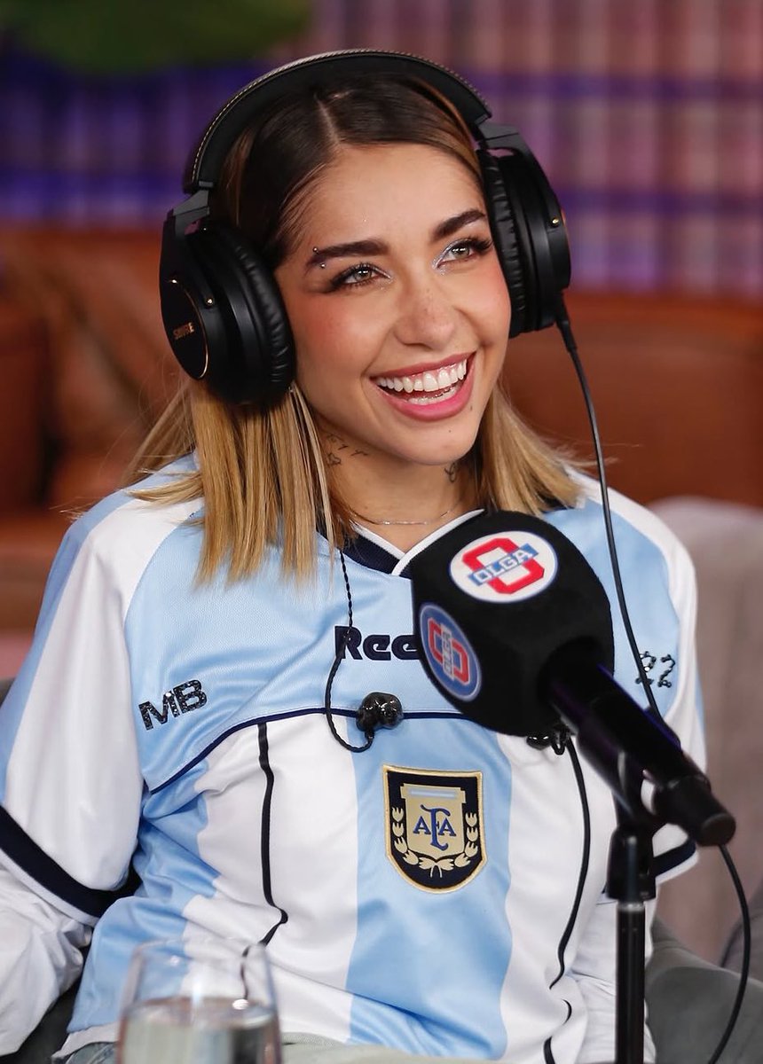 becerravocals's tweet image. siempre
por siempre maria becerra
por siempre
mi alma esta conectada a la tuya
para toda la eternidad