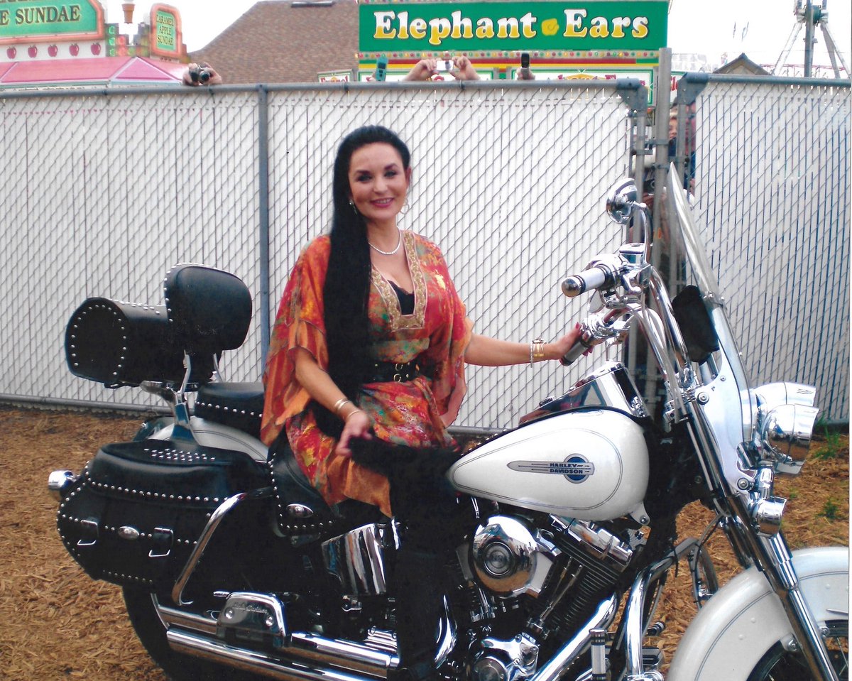 #tbt The weather has been getting nice! Be careful on whatever you want to ride. If memory serves me right, this was at the Strawberry Festival in Florida. 🎵❤️🎶 Photo and Harley Davidson - Cyndy Hickox