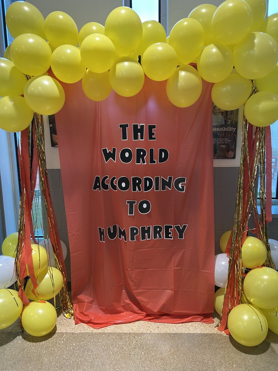 techylibrarian1's tweet photo. Thank you @GardenRidgeElem for inviting me to your World According to Humphrey Night! Lots of literacy, robots, games, art, and karaoke to celebrate #ComalReads! @ComalDL @Mrs_Atkins #ComalLibraries https://t.co/CJxYhqYJNa
