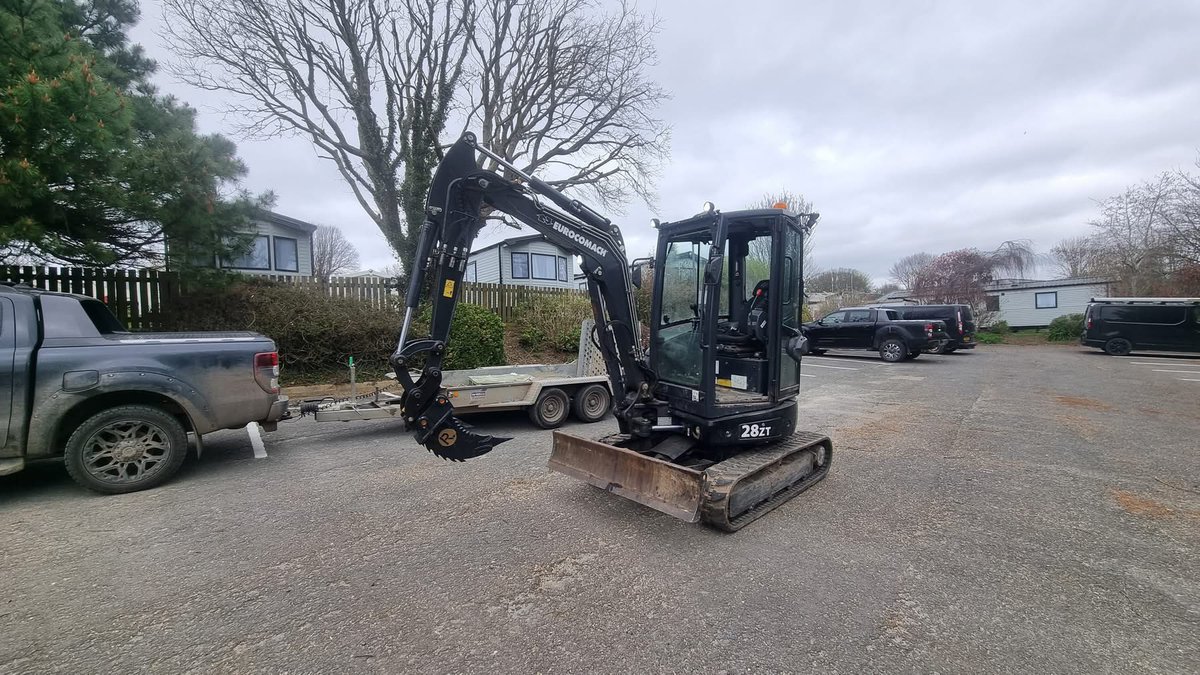 New root ripper out in action – built tough for serious ground work. Precision, power, and durability where it counts. #Robustrack #ExcavatorAttachments #RootRipper