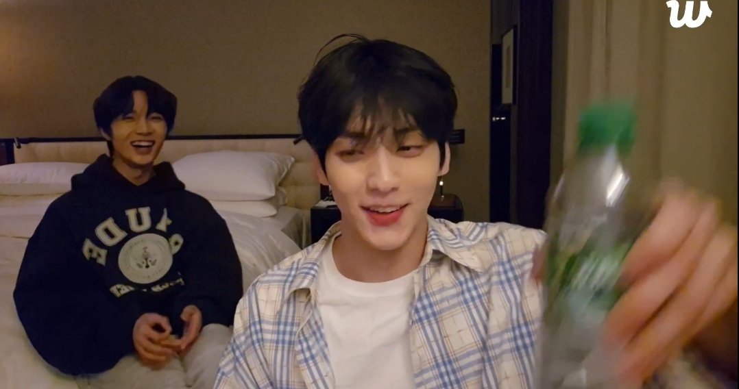 sgypics's tweet image. SOOGYU LIVE