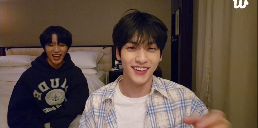 sgypics's tweet image. SOOGYU LIVE